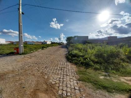 Terreno para Venda com 240 m² de área 12X20, com excelente localização no bairro do Sol Nascente (Nova Sertânia)