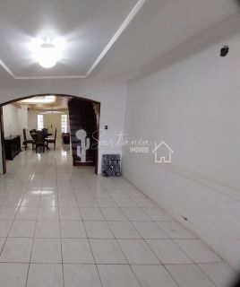 Casa para Venda com Excelente Localização na Rua 07 de Setembro – Centro – Sertânia/PE.
