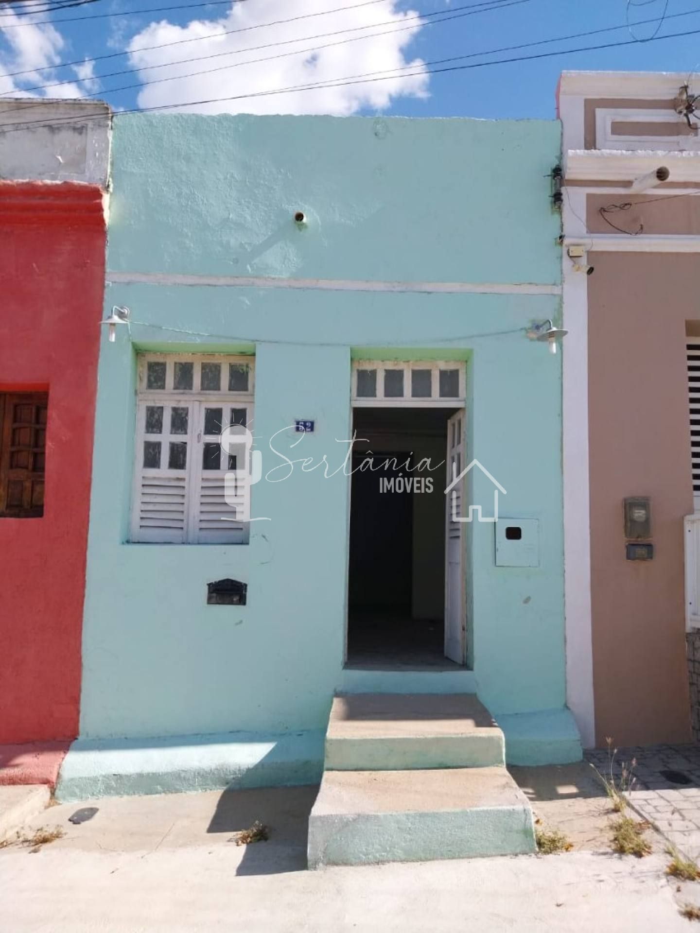 Casa para Venda com Excelente Localização na Rua 07 de Outubro – Centro – Sertânia/PE.