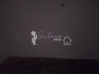 Casa para Venda com Excelente Localização na Rua 07 de Outubro – Centro – Sertânia/PE.