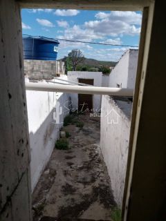 Casa para Venda com Excelente Localização na Rua 07 de Outubro – Centro – Sertânia/PE.