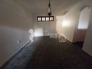 Casa para Venda com Excelente Localização na Rua Rui Barbosa, 155 – Centro – Sertânia/PE.