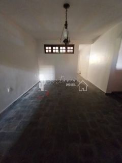 Casa para Venda com Excelente Localização na Rua Rui Barbosa, 155 – Centro – Sertânia/PE.