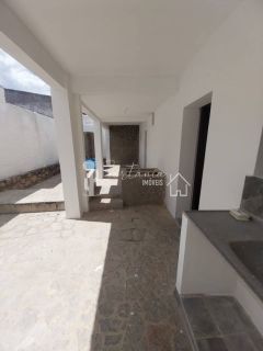 Casa para Venda com Excelente Localização na Rua Rui Barbosa, 155 – Centro – Sertânia/PE.