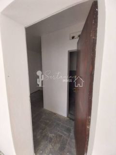 Casa para Venda com Excelente Localização na Rua Rui Barbosa, 155 – Centro – Sertânia/PE.