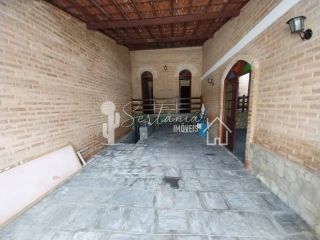 Casa para Alugar com Excelente Localização na Rua Rui Barbosa, 155 – Centro – Sertânia/PE.