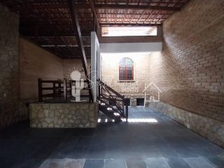 Casa para Alugar com Excelente Localização na Rua Rui Barbosa, 155 – Centro – Sertânia/PE.