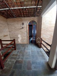 Casa para Alugar com Excelente Localização na Rua Rui Barbosa, 155 – Centro – Sertânia/PE.