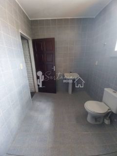 Casa para Alugar com Excelente Localização na Rua Rui Barbosa, 155 – Centro – Sertânia/PE.