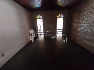 Casa para Alugar com Excelente Localização na Rua Rui Barbosa, 155 – Centro – Sertânia/PE.