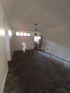 Casa para Alugar com Excelente Localização na Rua Rui Barbosa, 155 – Centro – Sertânia/PE.