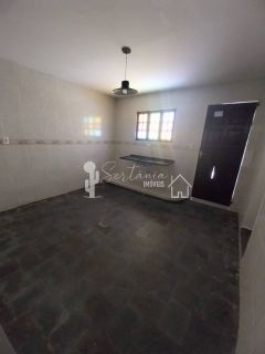 Casa para Alugar com Excelente Localização na Rua Rui Barbosa, 155 – Centro – Sertânia/PE.