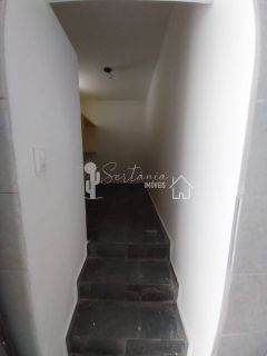 Casa para Alugar com Excelente Localização na Rua Rui Barbosa, 155 – Centro – Sertânia/PE.