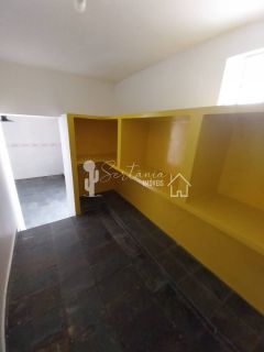 Casa para Alugar com Excelente Localização na Rua Rui Barbosa, 155 – Centro – Sertânia/PE.