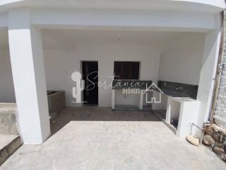 Casa para Alugar com Excelente Localização na Rua Rui Barbosa, 155 – Centro – Sertânia/PE.
