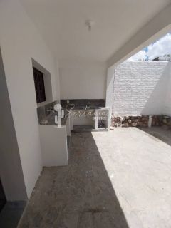 Casa para Alugar com Excelente Localização na Rua Rui Barbosa, 155 – Centro – Sertânia/PE.