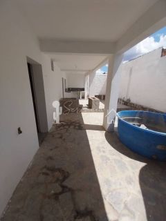 Casa para Alugar com Excelente Localização na Rua Rui Barbosa, 155 – Centro – Sertânia/PE.