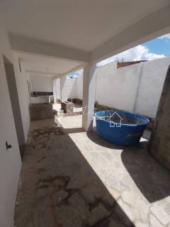 Casa para Alugar com Excelente Localização na Rua Rui Barbosa, 155 – Centro – Sertânia/PE.