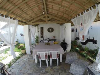 Casa com Piscina na Aruana
