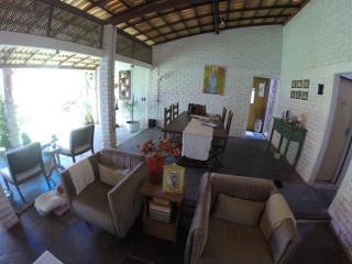 Casa com Piscina na Aruana