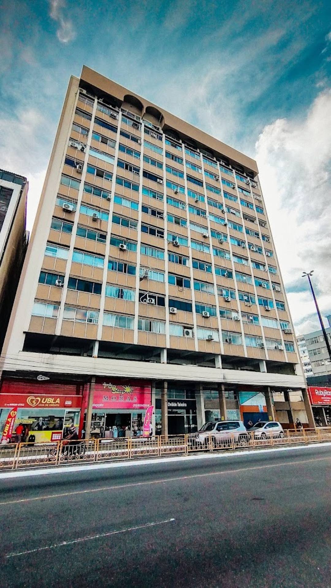 Salas Comerciais no Edifício Oviêdo Teixeira