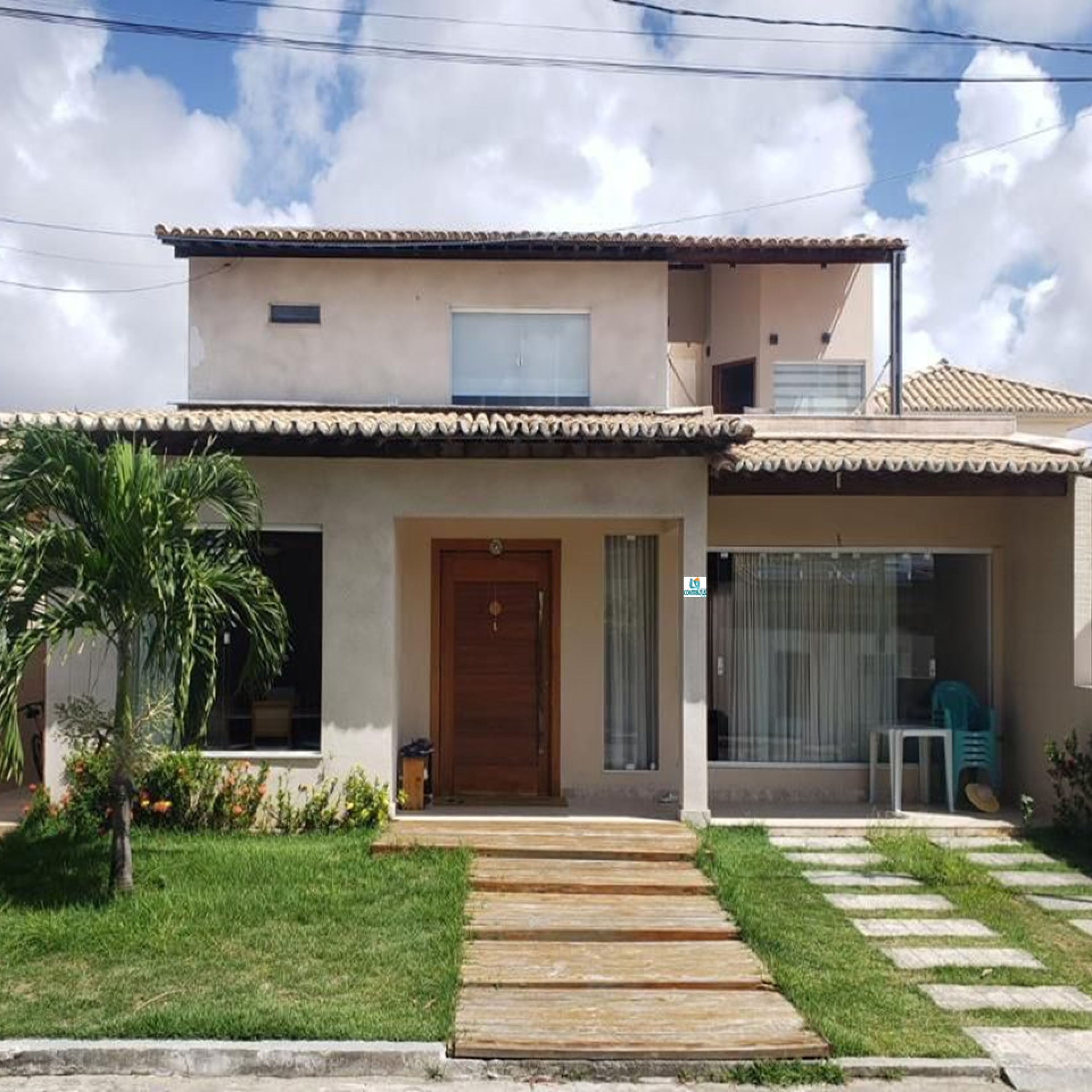 Casa Duplex com Piscina no Cond. Caminho das Árvores