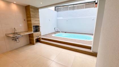 Casa Duplex com Piscina na Atalaia