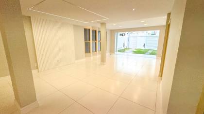 Casa Duplex com Piscina na Atalaia