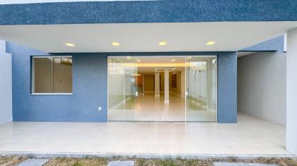 Casa Duplex com Piscina na Atalaia