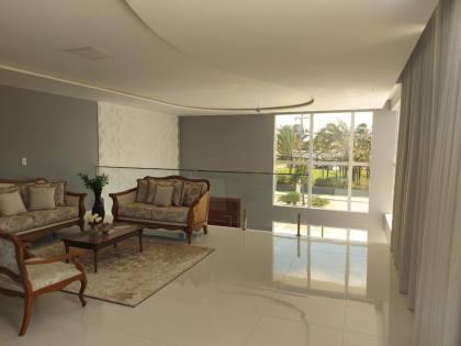 Casa Duplex com Piscina no Cond. Lago Paranoá