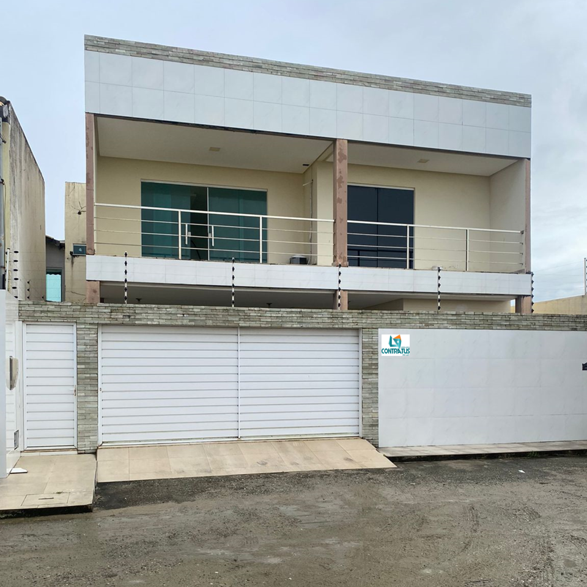 Casa Duplex com Piscina na Aruana
