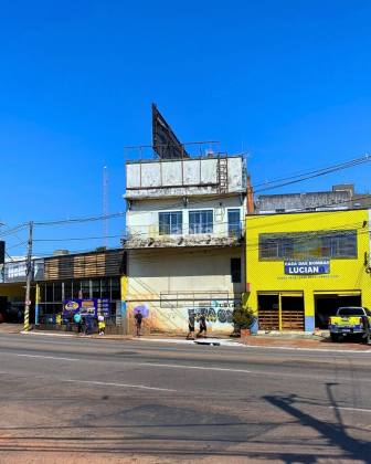 Prédio / Edifício Inteiro Comercial Para Alugar no bairro Em Frente a Sorveteria Pinguim em Rio Branco