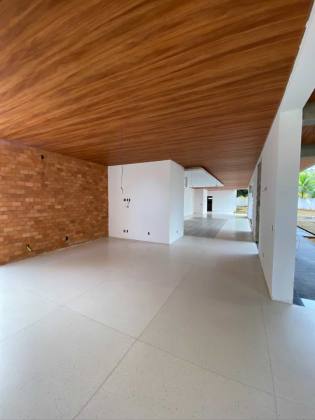 Casa no Condomínio Chácara Ipê Para Vender com 4 suítes em Rio Branco Acre