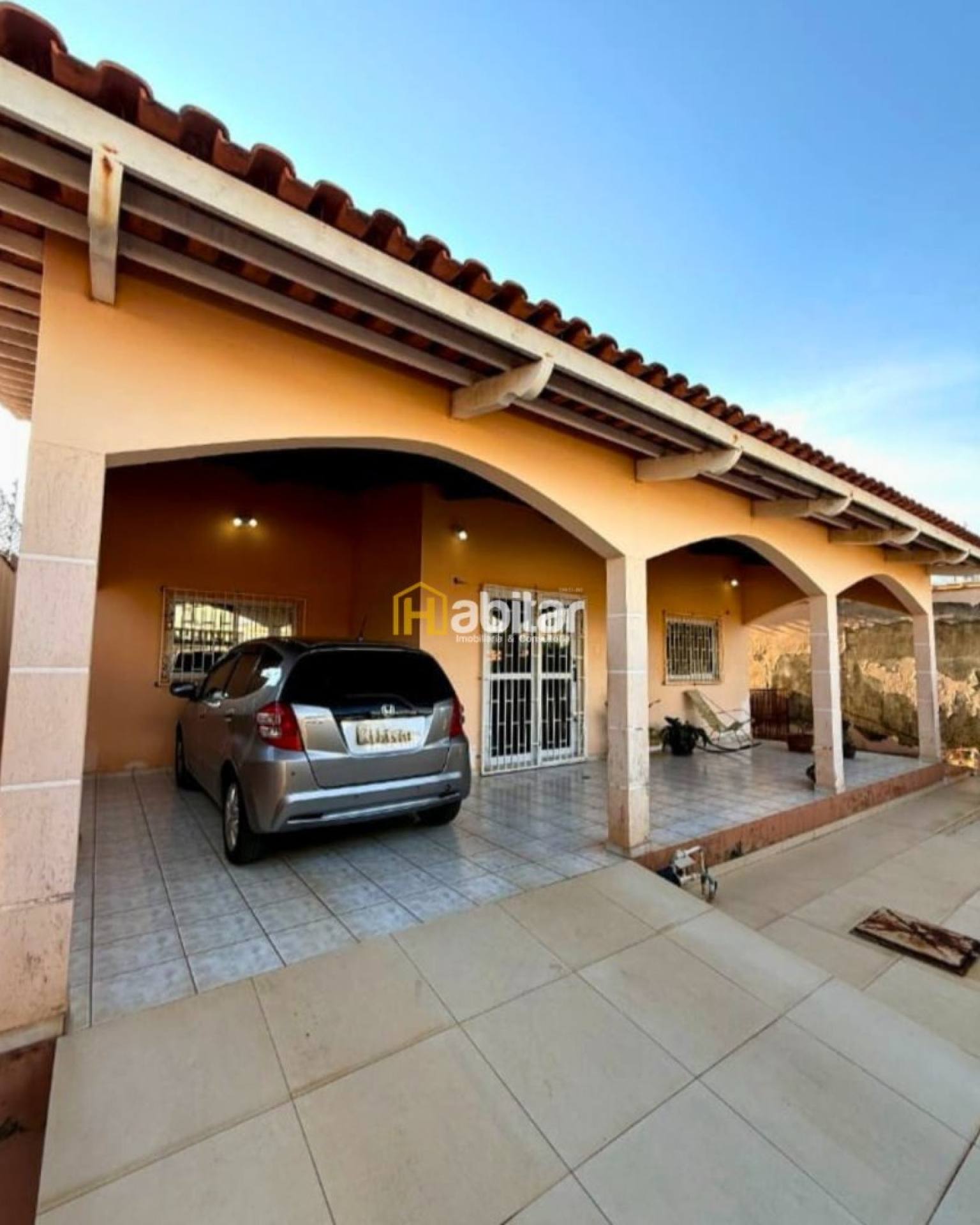 Casa pra vender com 4 quartos sendo 2 suítes no bairro Xavier maia em rio branco