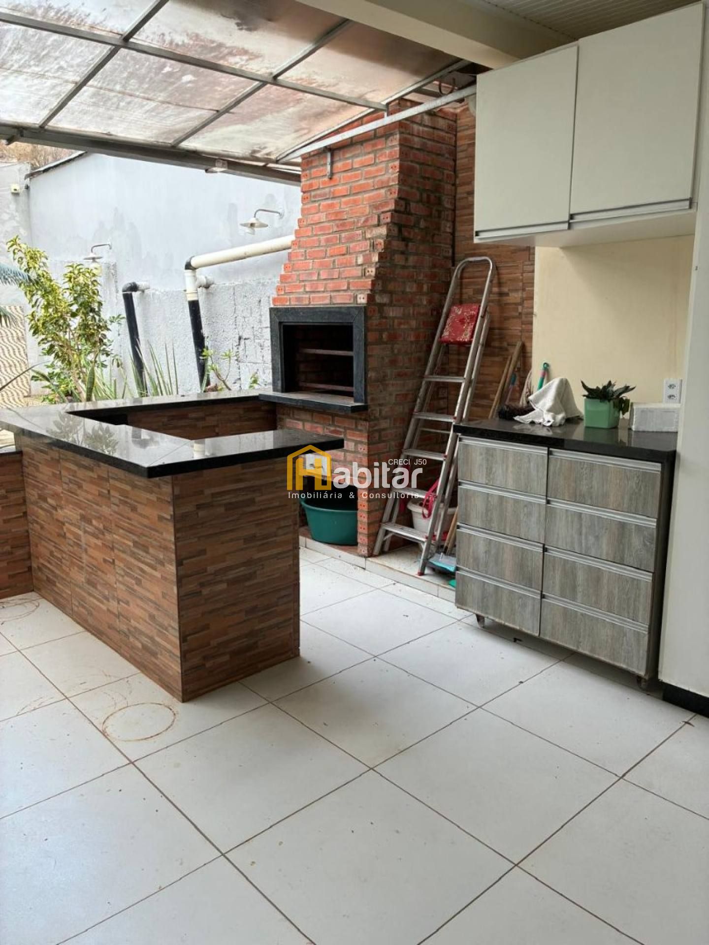 Casa Para Alugar com 3 quartos sendo 2 suítes no bairro Jardim América em Rio Branco