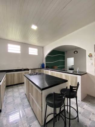 Casa Para Alugar com 4 quartos sendo 2 suítes no bairro São Francisco em Rio Branco