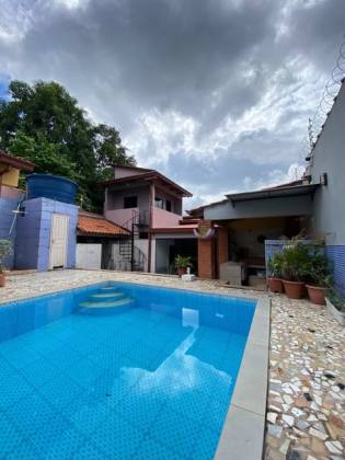 Casa Para Alugar com 4 quartos sendo 2 suítes no bairro São Francisco em Rio Branco