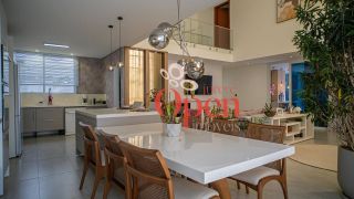 CASA COM 4 SUÍTES  A VENDA EM JURERÊ - FLORIANÓPOLIS/SC