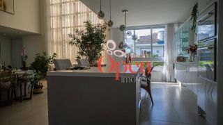 CASA COM 4 SUÍTES  A VENDA EM JURERÊ - FLORIANÓPOLIS/SC