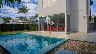 CASA COM 4 SUÍTES  A VENDA EM JURERÊ - FLORIANÓPOLIS/SC