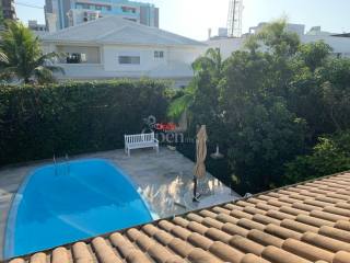 CASA 4 QUARTOS EM JURERE INTERNACIONAL-FLORIANÓPOLIS/SC