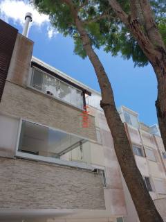 APARTAMENTO CHARMOSO À VENDA EM BECO DOS MILIONÁRIOS-FLORIANÓPOLIS/SC