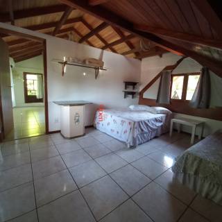 CASA À 100METROS DA PRAIA DE JURERÊ INTERNACIONAL