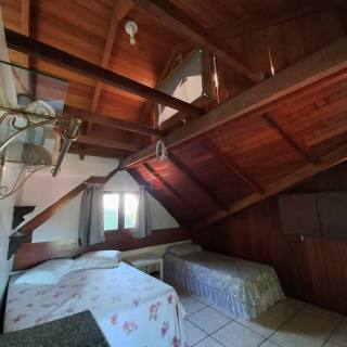 CASA À 100METROS DA PRAIA DE JURERÊ INTERNACIONAL