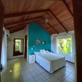 CASA À 100METROS DA PRAIA DE JURERÊ INTERNACIONAL