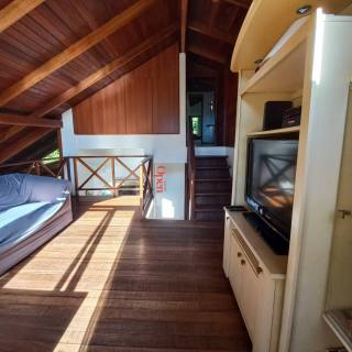 CASA À 100METROS DA PRAIA DE JURERÊ INTERNACIONAL