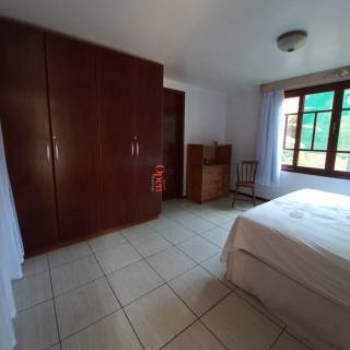 CASA À 100METROS DA PRAIA DE JURERÊ INTERNACIONAL