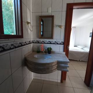 CASA À 100METROS DA PRAIA DE JURERÊ INTERNACIONAL