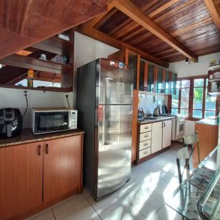 CASA À 100METROS DA PRAIA DE JURERÊ INTERNACIONAL