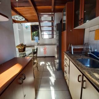 CASA À 100METROS DA PRAIA DE JURERÊ INTERNACIONAL